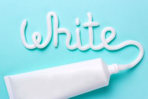 Consigli utili per mantenere i denti bianchi