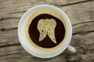 Quali sono le cause delle macchie dentali