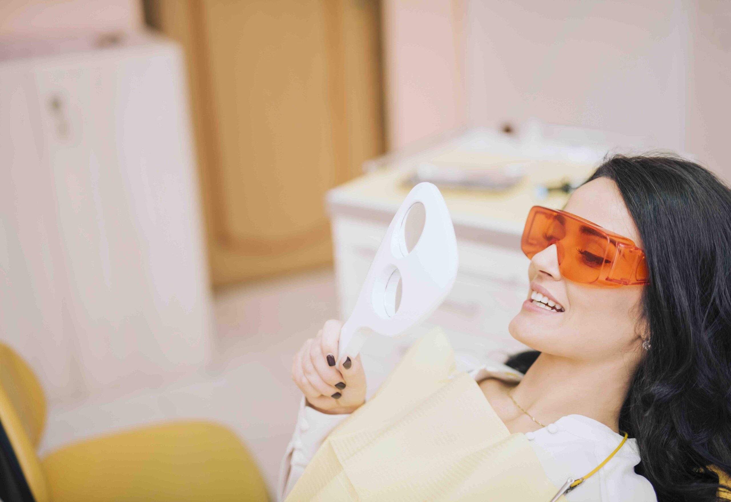 Differenza tra sbiancamento con laser e LED